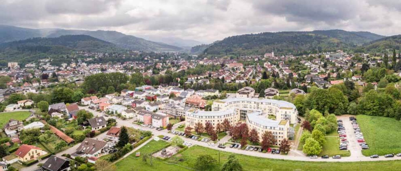  Luftaufnahme der Klinik